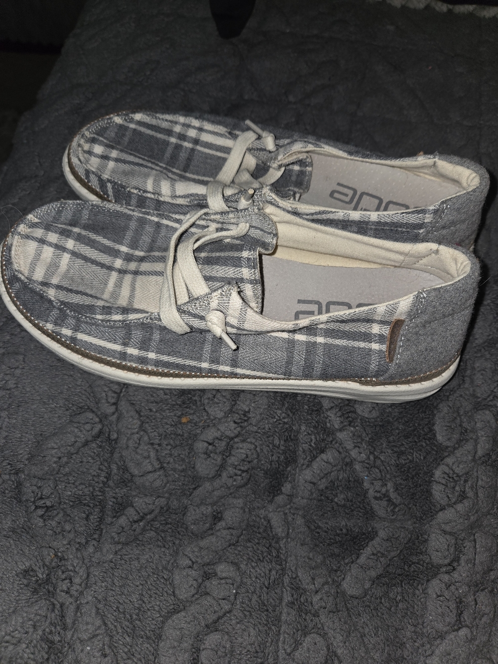 Hey Dudes-Ladies Gray Plaid Slip On Shoes Size 8.